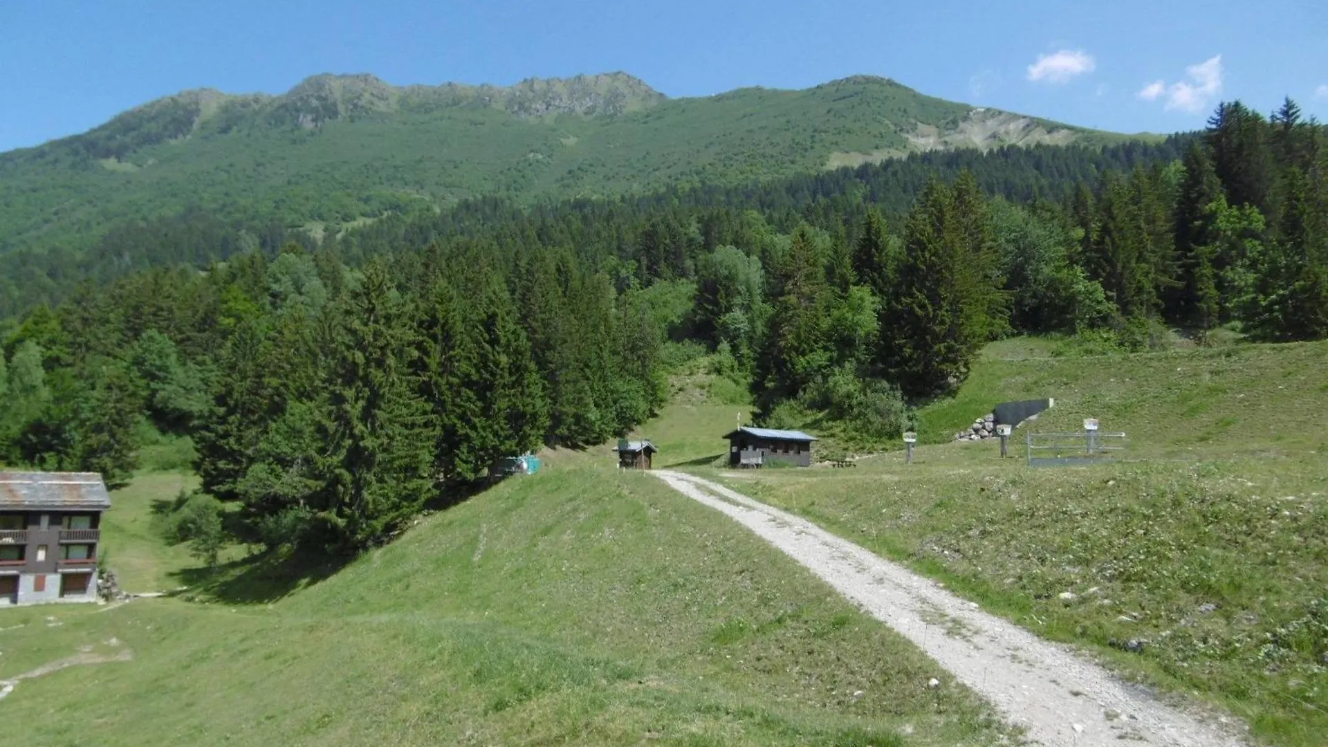 Appartement Spacieux 4 Pieces, Skis Aux Pieds, Proche Remontees Et Commerces A Valmorel - Fr-1-356-231