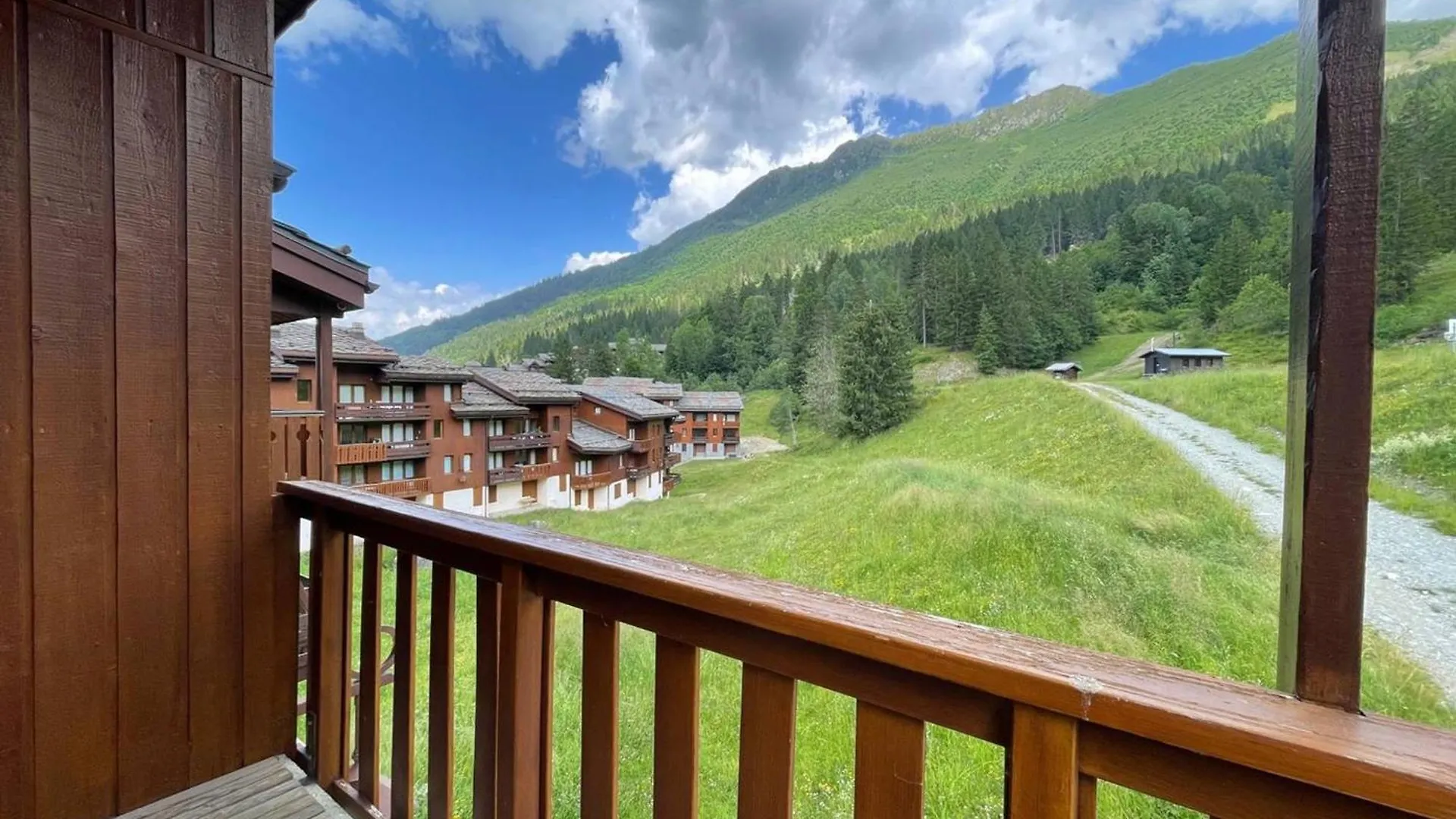 Appartement Spacieux 4 Pieces, Skis Aux Pieds, Proche Remontees Et Commerces A Valmorel - Fr-1-356-231 Frankrijk